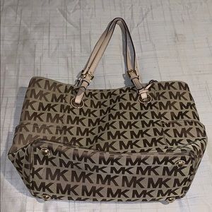 Michael kors tote